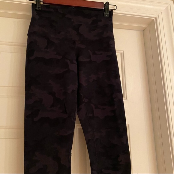 lululemon athletica Pants - RARE Lululemon Wunder Under Crop Camo Leggings Roll Down Size 4